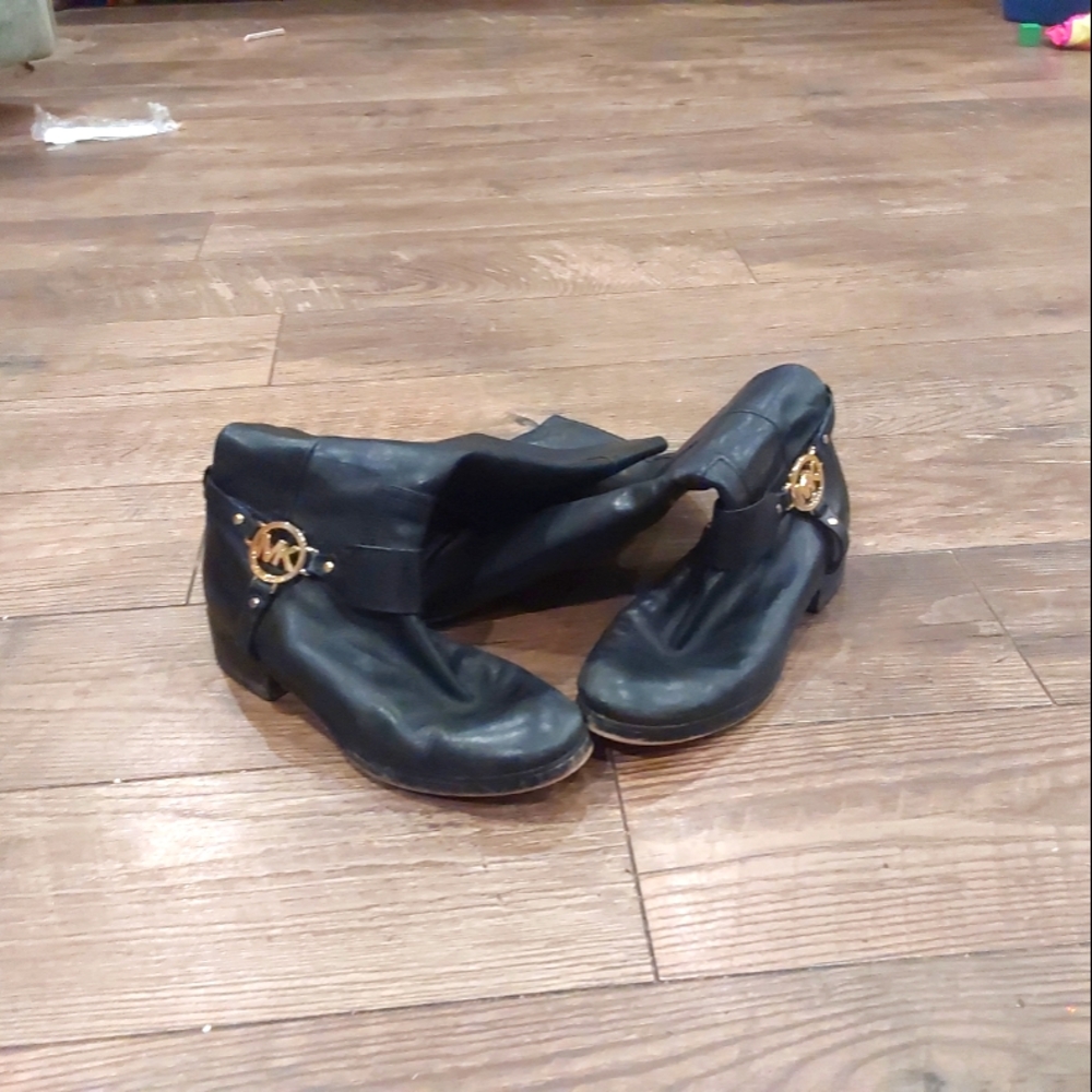 stylish micheal koris boots